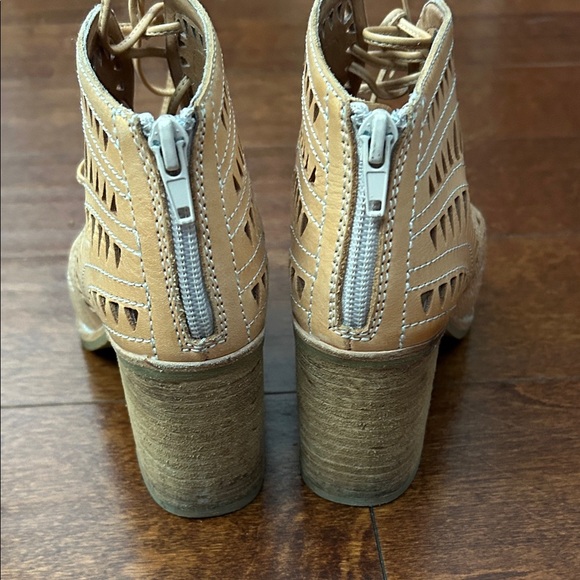 Jeffrey Campbell Stylish Cordillo Lace-Up Mule Tan Peep-Toe Heel, Size 5 - Picture 10 of 15